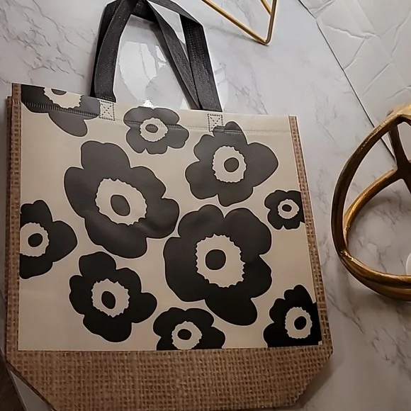 COPY - FLOWER POWER REUSABLE TOTES SIZE LARGE (12 X 4 X 10) BLACK/WHITE - Picture 5 of 5